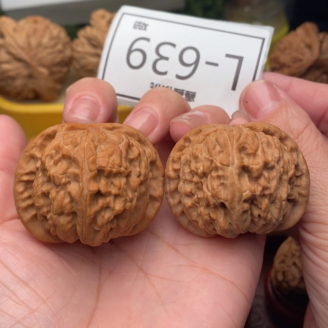 文玩核桃把件狮子头43….