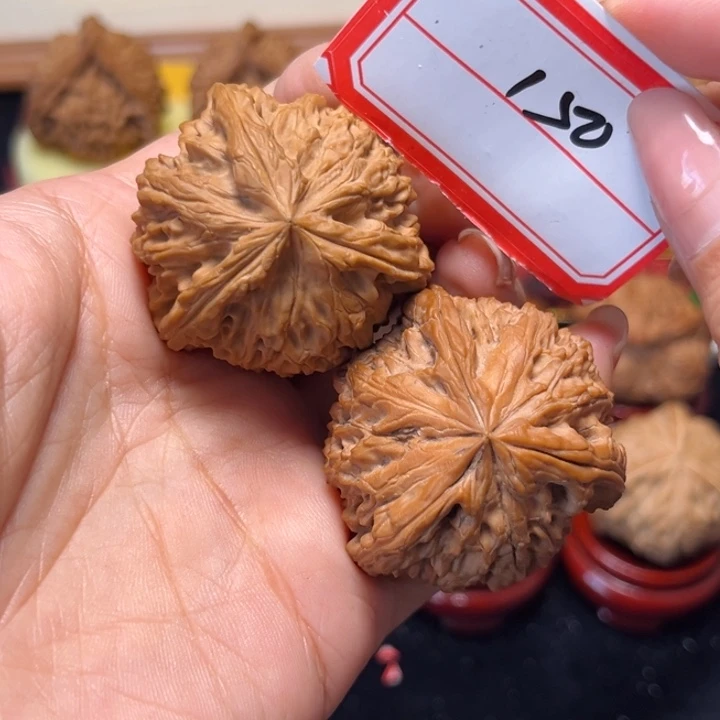 文玩核桃吊坠40大尺粗筋南疆奔150