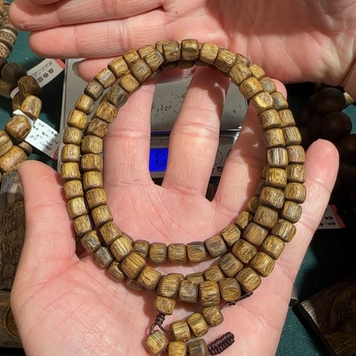 沉香手串白棋板头方珠多圈0.7高货24克➕