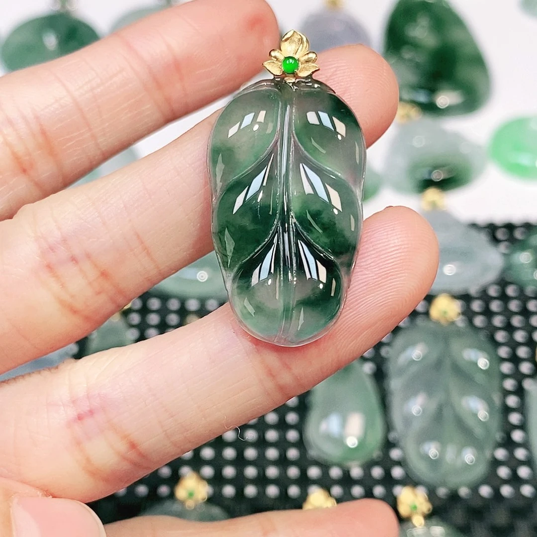 清***.翡翠18K金镶嵌颈饰