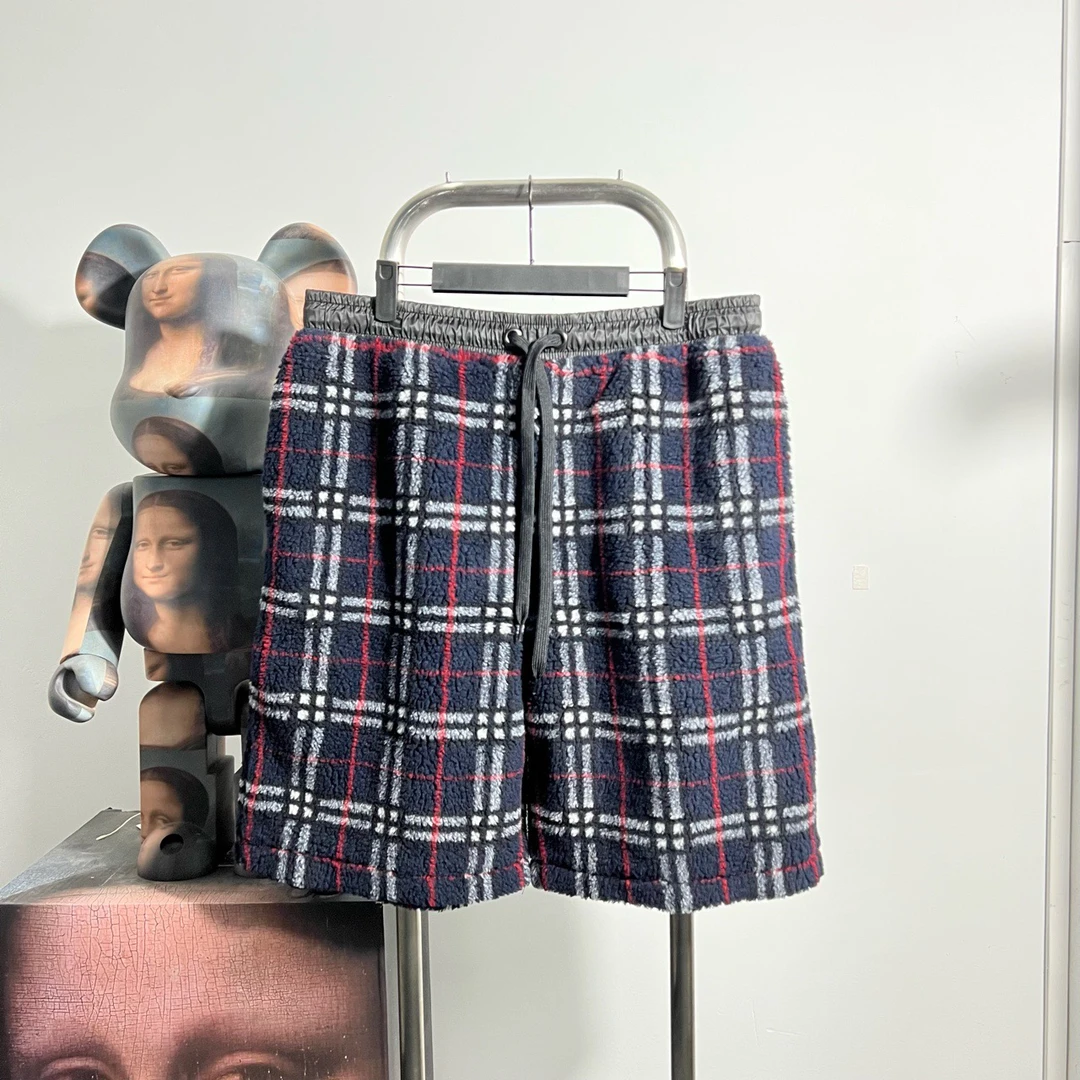 未使用 BURBERRY/博柏利 短裤 P2646 尺码：M 裤长56 腰围42编码3