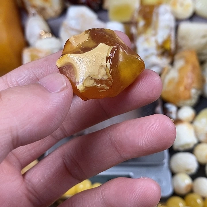 未镶嵌琥珀裸石我