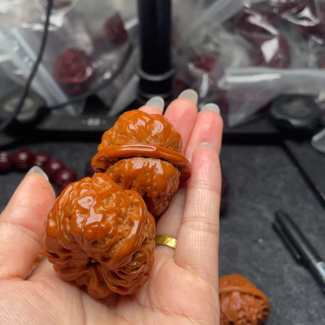 李***年文玩核桃吊坠蛙蛙