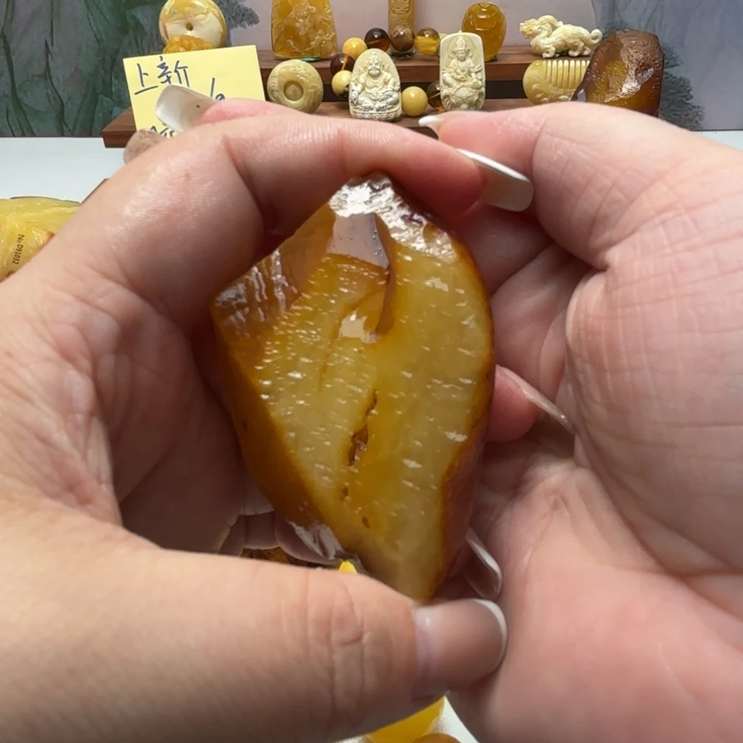 彩***飞未镶嵌定制琥珀蜜蜡