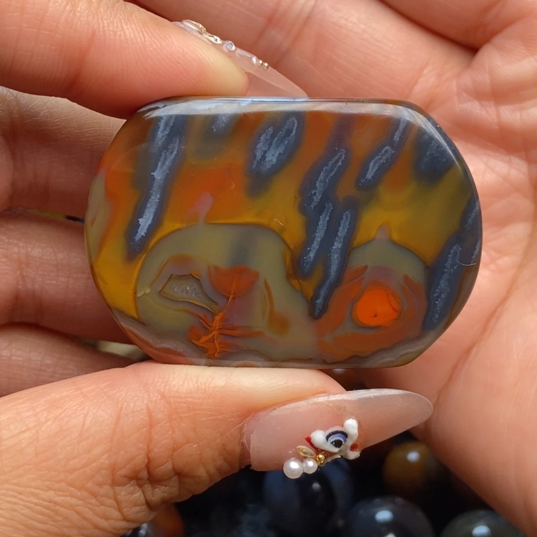 玛瑙/玉髓颈饰未镶嵌战国红