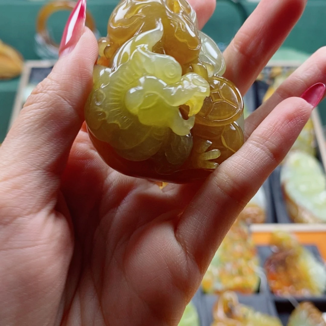 噢***1蛇纹石玉未镶嵌颈饰