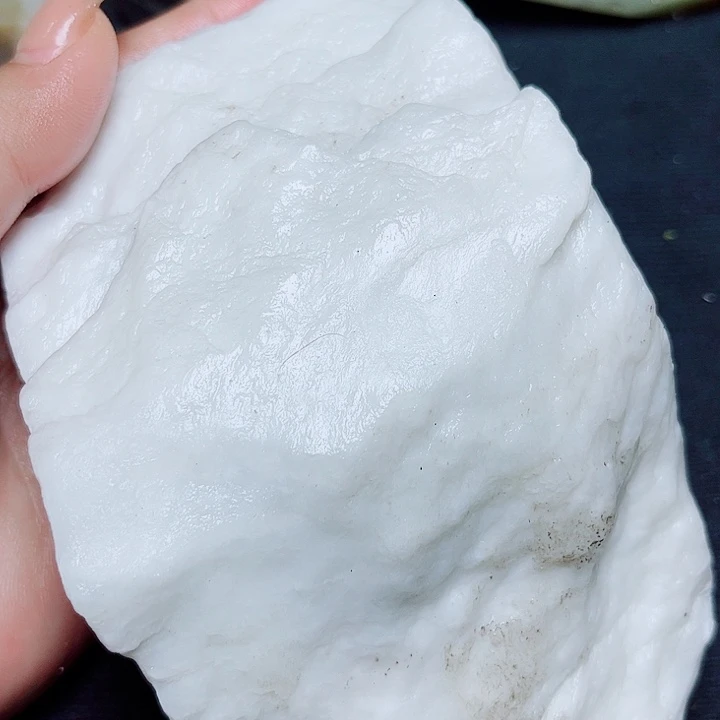 和田玉（糖玉）未镶嵌珠宝奇石