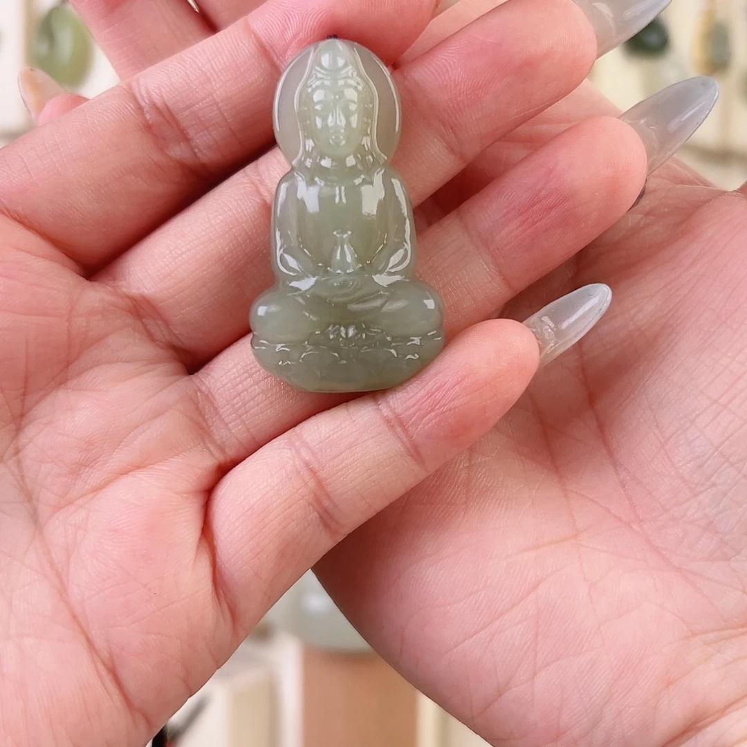 王***姐和田玉未镶嵌颈饰