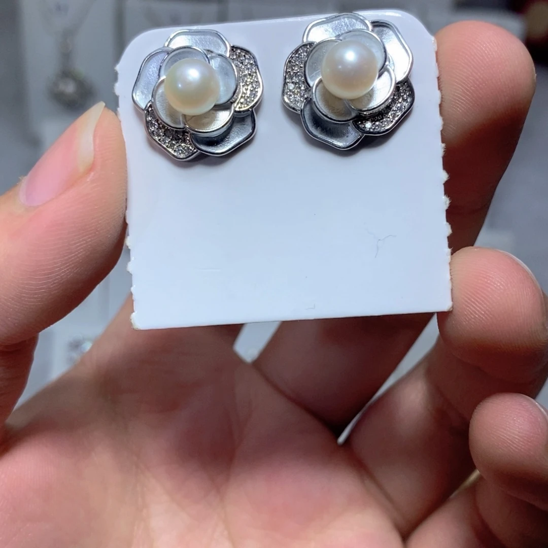 银S925镶嵌耳饰淡水珍珠