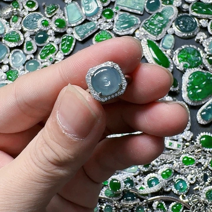 翡翠颈饰未镶嵌天然A货翡翠放漏