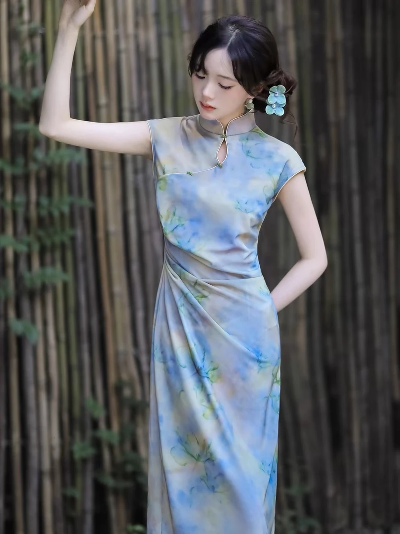 新中式旗袍2025新款夏季改良年轻少女高级感连衣裙抓褶设计感绝美