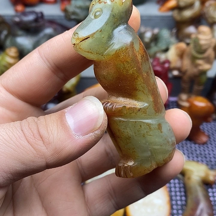 未镶嵌蛇纹石玉颈饰