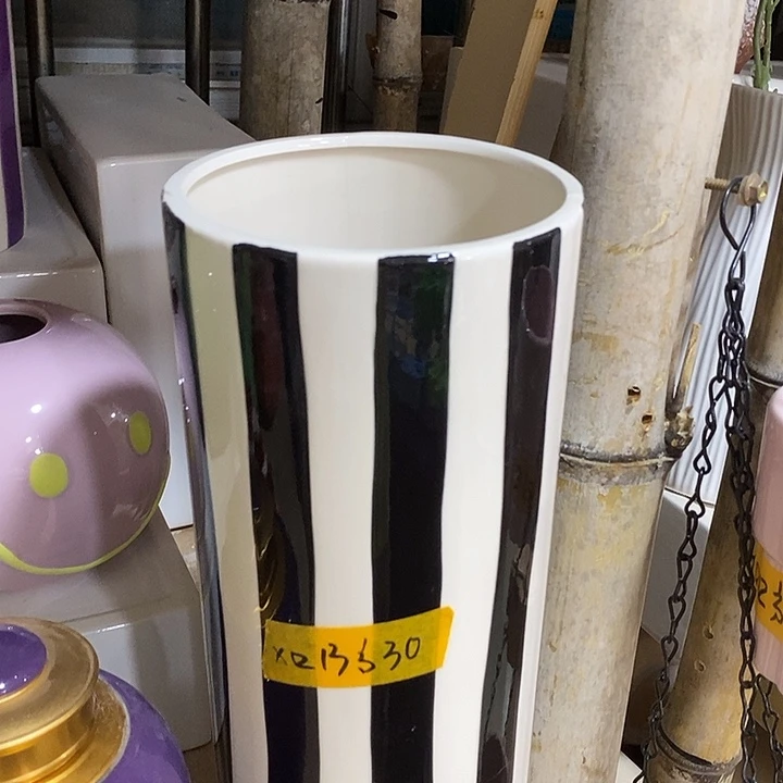 摆件陶盆有孔 瑕疵介意勿拍