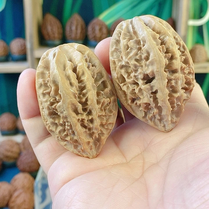 ～****文玩核桃吊坠043霸王盾