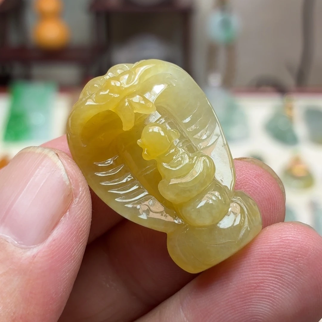 翡翠未镶嵌颈饰挂件