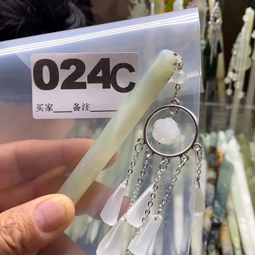 透闪石-蛇纹石玉发饰未镶嵌小****妹