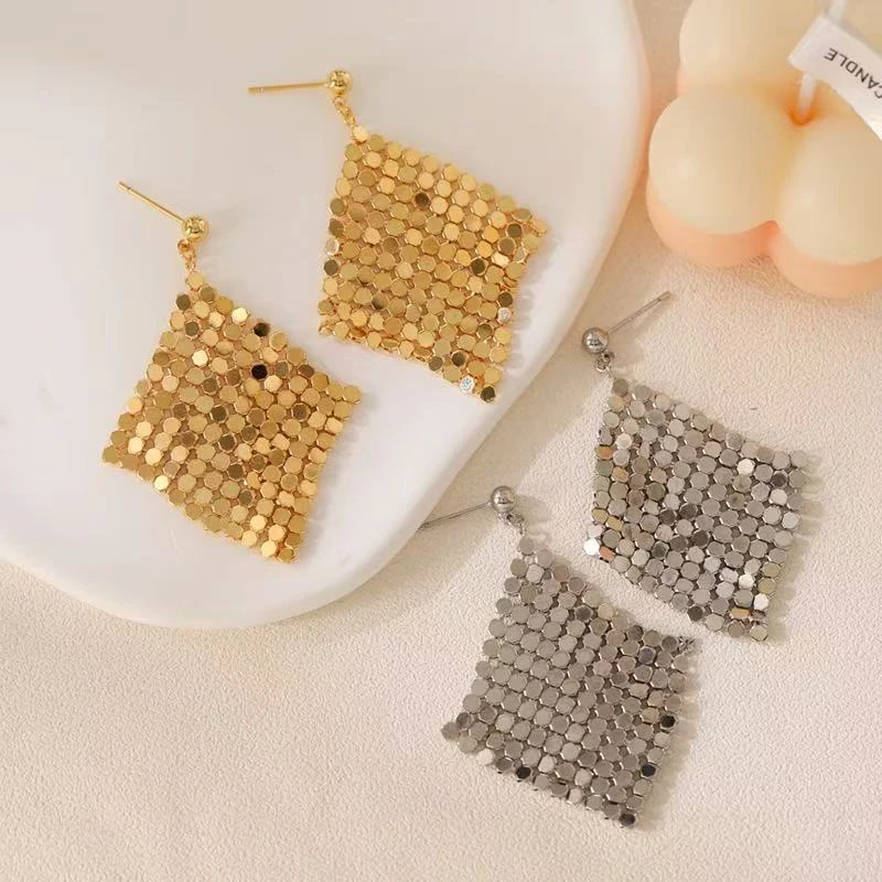 铜合金耳饰 爆闪鳞片魔毯耳环大气女轻奢高级感欧美风不规则耳饰