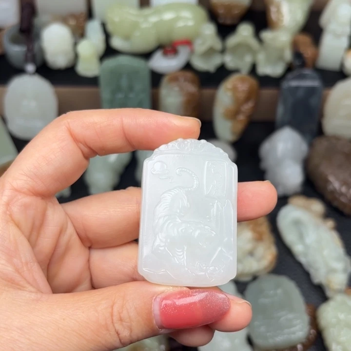 颈饰未镶嵌和田玉