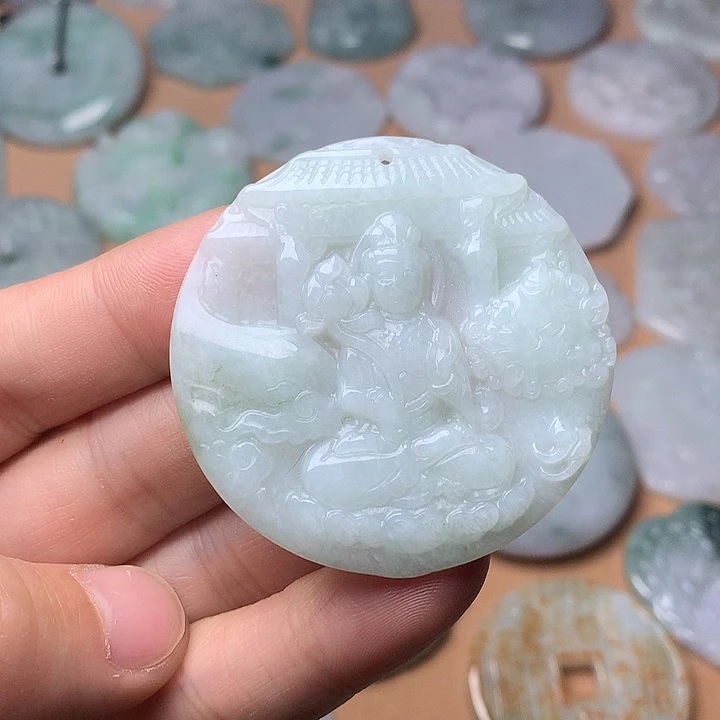 翡翠未镶嵌颈饰文殊