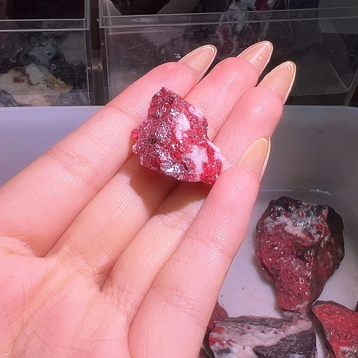 小***熊天然辰砂天然朱砂原石
