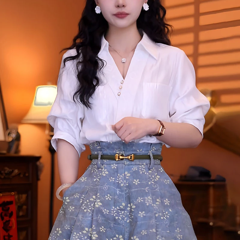 白色翻领衬衫女士夏季2025宽松型显瘦时尚减龄职业五分袖休闲上衣