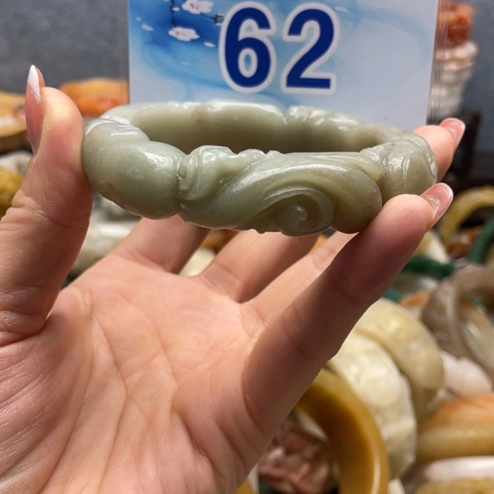 石英岩玉未镶嵌手镯