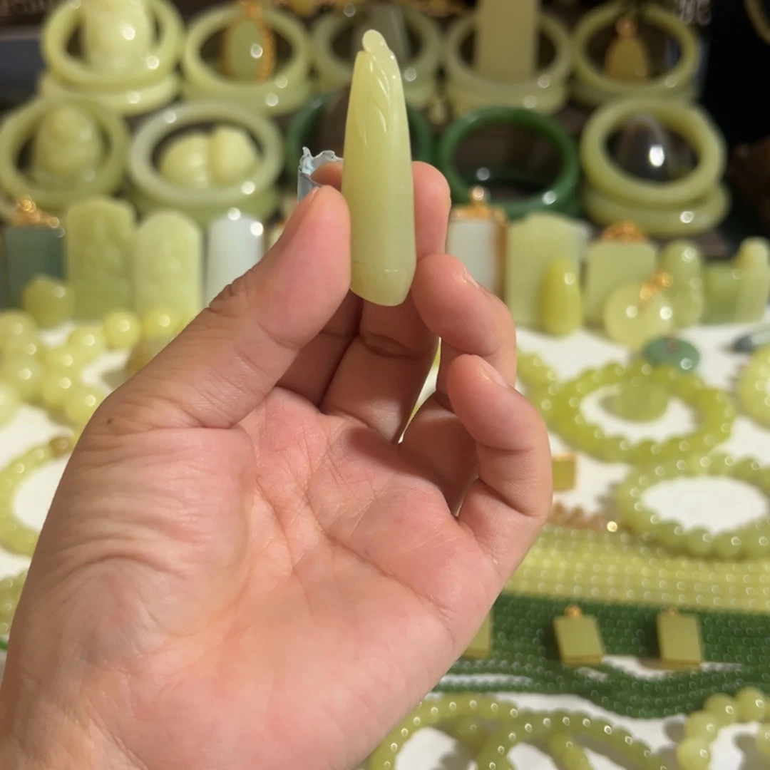 颈饰未镶嵌和田玉