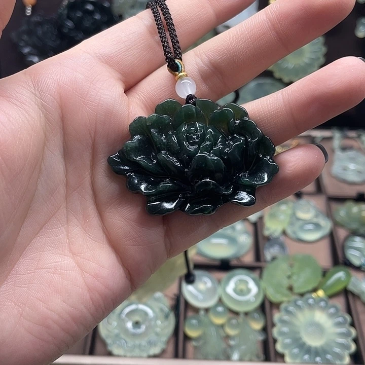 蛇纹石玉合金吊坠(赠链)