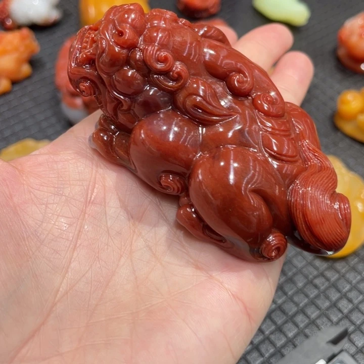 石英质玉(黄龙玉)未镶嵌颈饰