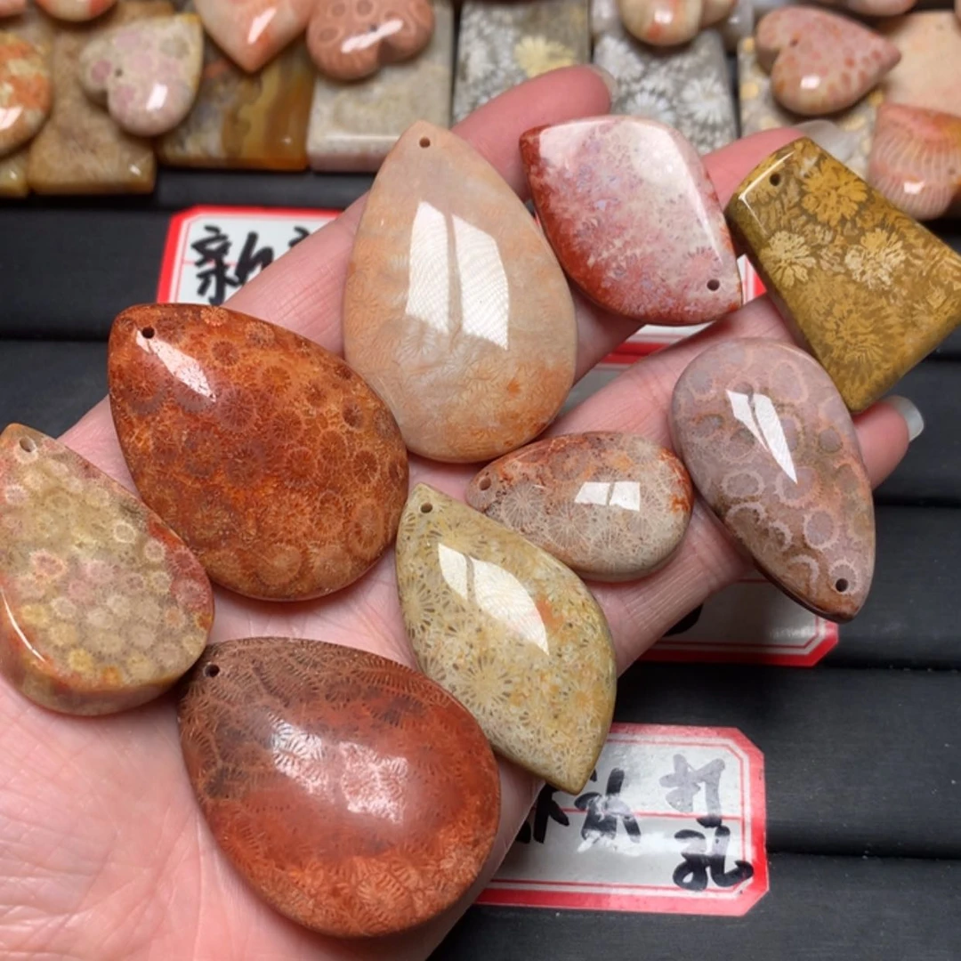 【闪购商品】硅化玉颈饰未镶嵌小***?