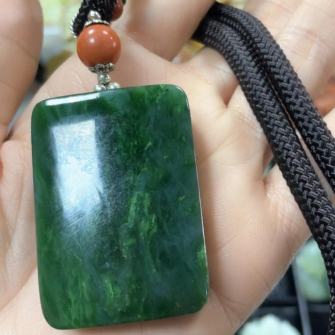 蛇纹石玉颈饰合金荣*姐