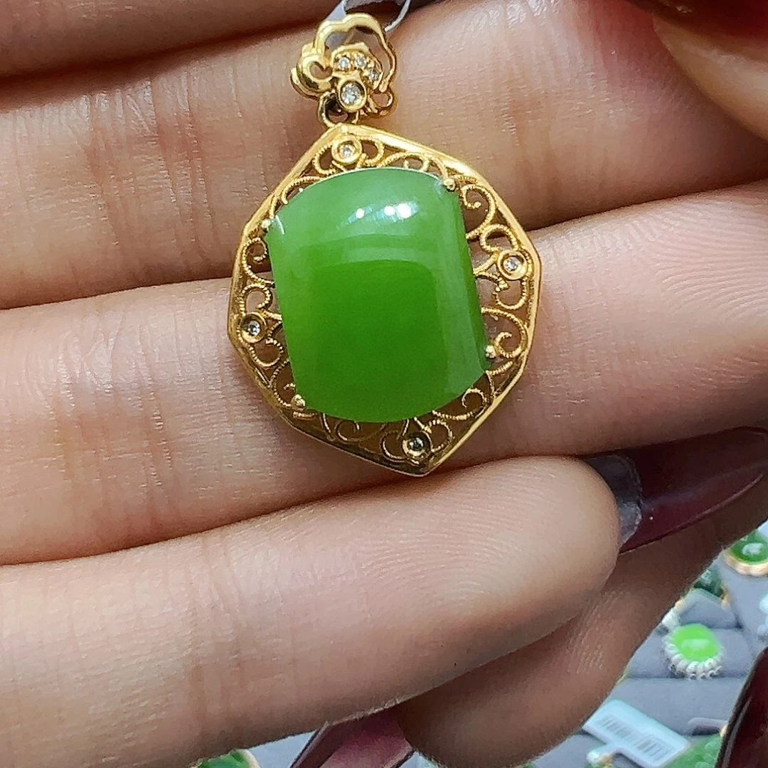 和田玉18K金镶嵌吊坠(赠链)