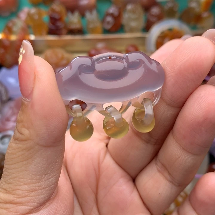 玉***龙未镶嵌颈饰玛瑙/玉髓