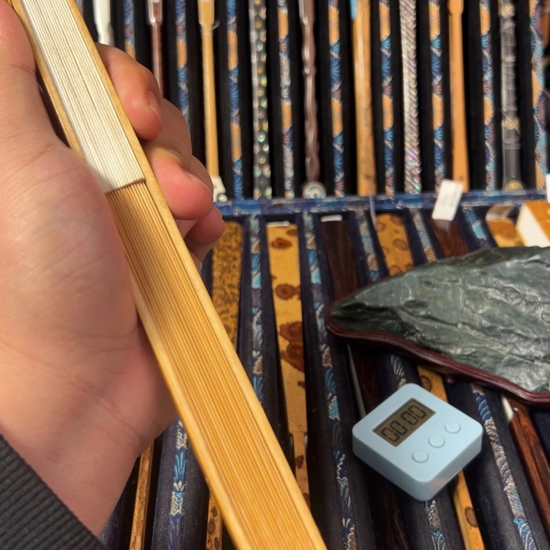 快***家扇子扇子的设计很精致