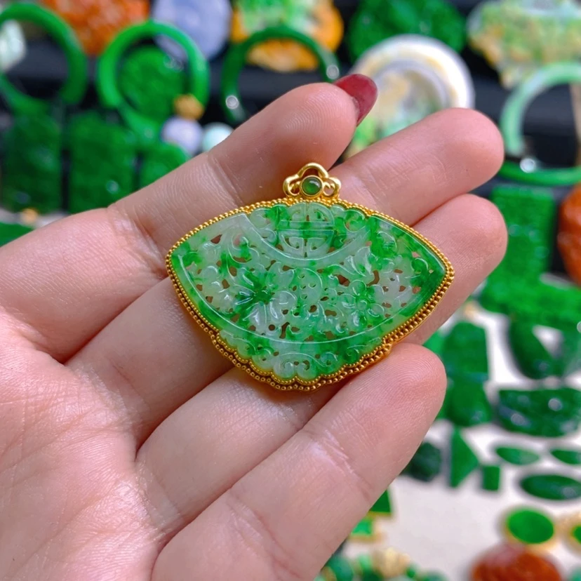 【闪购商品】翡翠18K金镶嵌颈饰吊坠