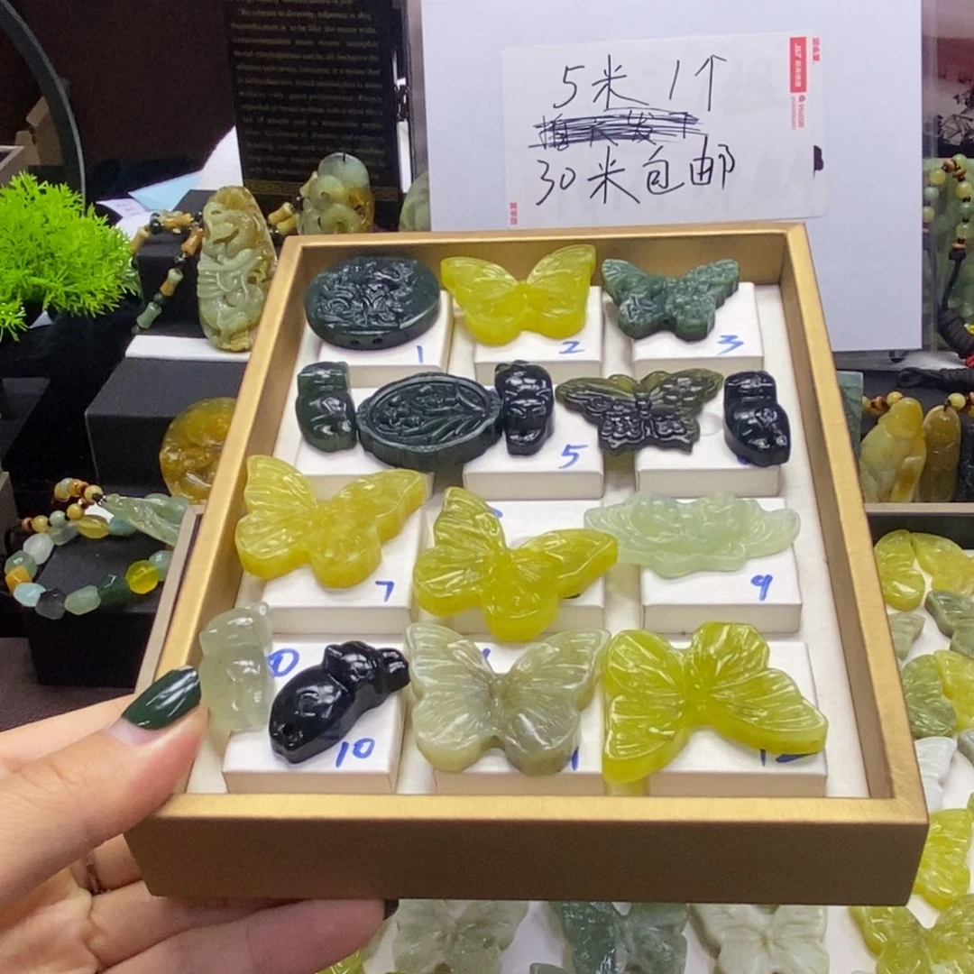 未镶嵌蛇纹石玉颈饰s****~