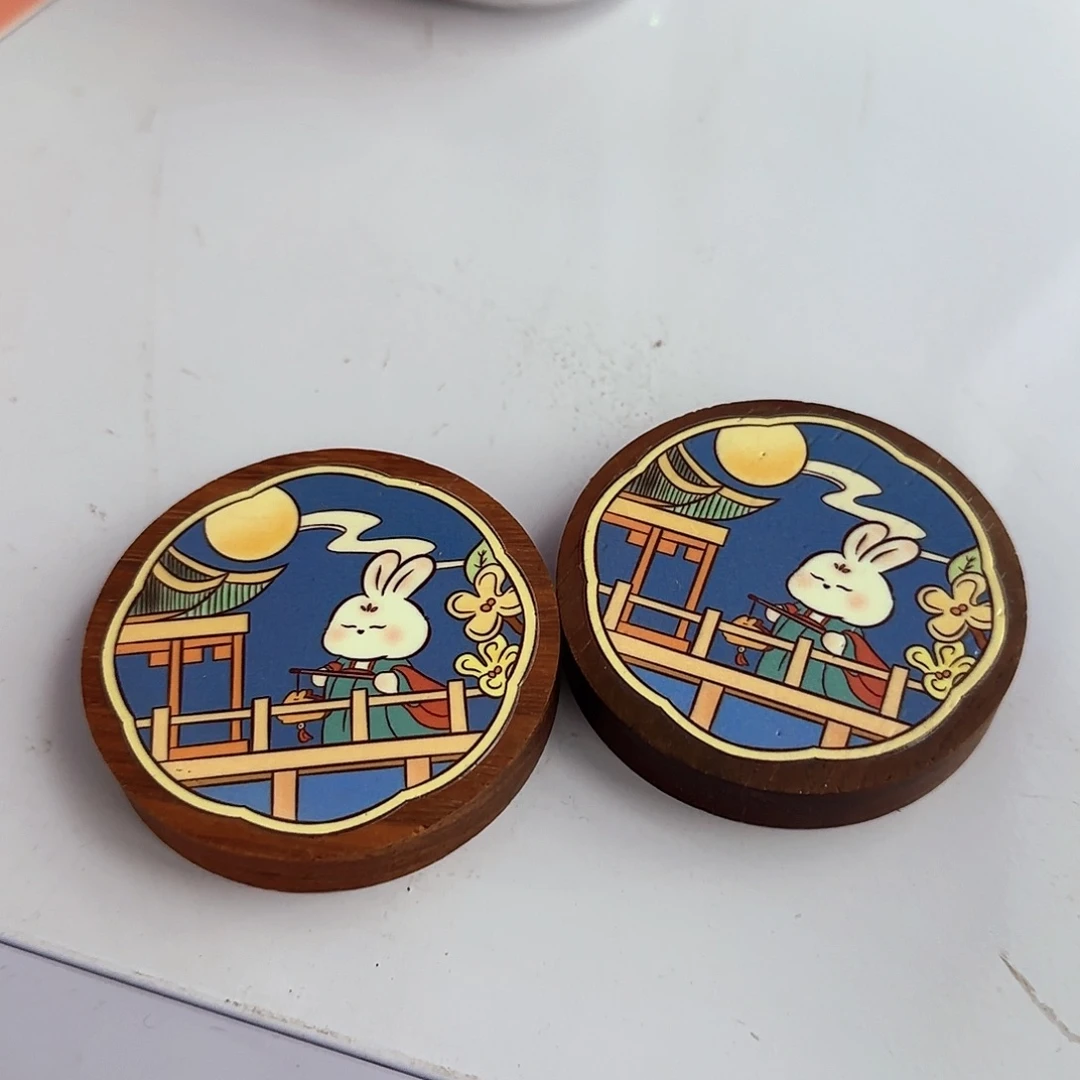 紫檀木类端景台玉兔冰箱贴两块