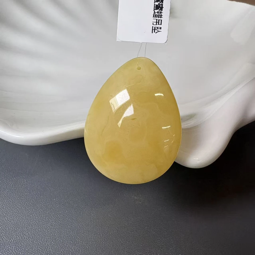 俄料白花满蜜蜜蜡吊坠7克