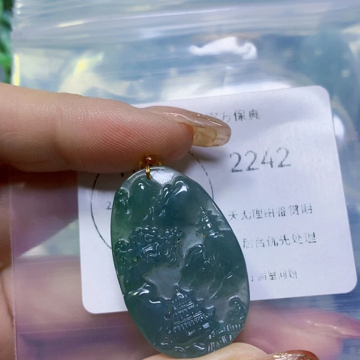 翡翠颈饰未镶嵌翡翠