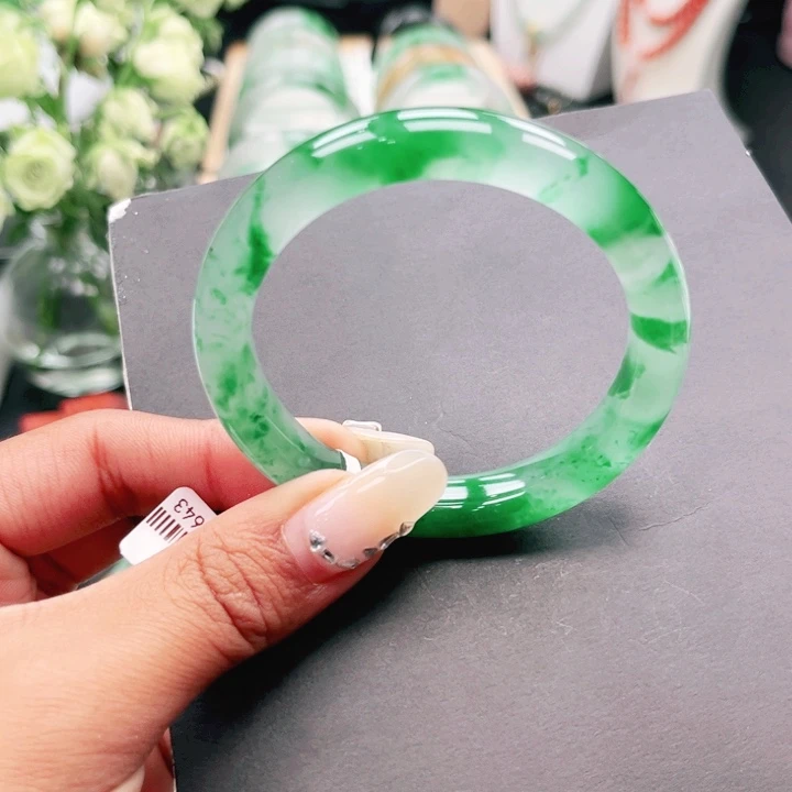 石英质玉未镶嵌手镯