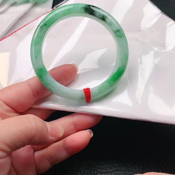 翡翠手镯未镶嵌翡翠022