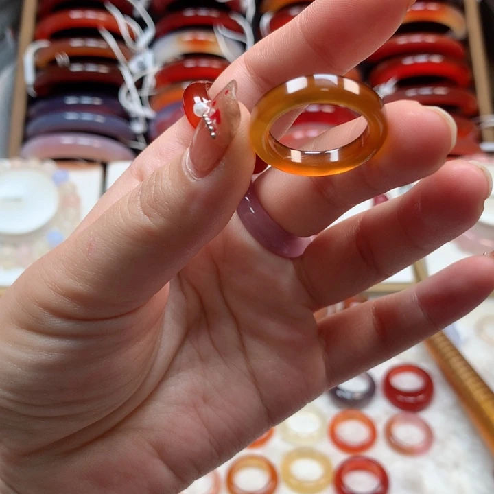 玛瑙/玉髓手镯未镶嵌遂*