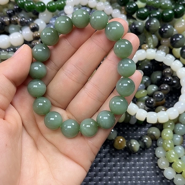 卡***大未镶嵌手链和田玉