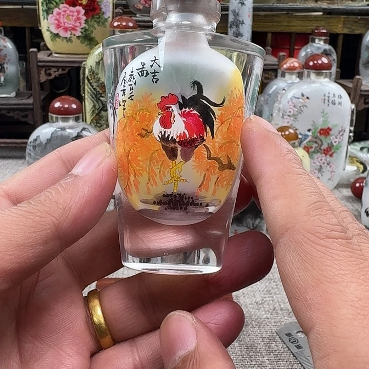 鼻烟壶内画手工绘制非遗礼品