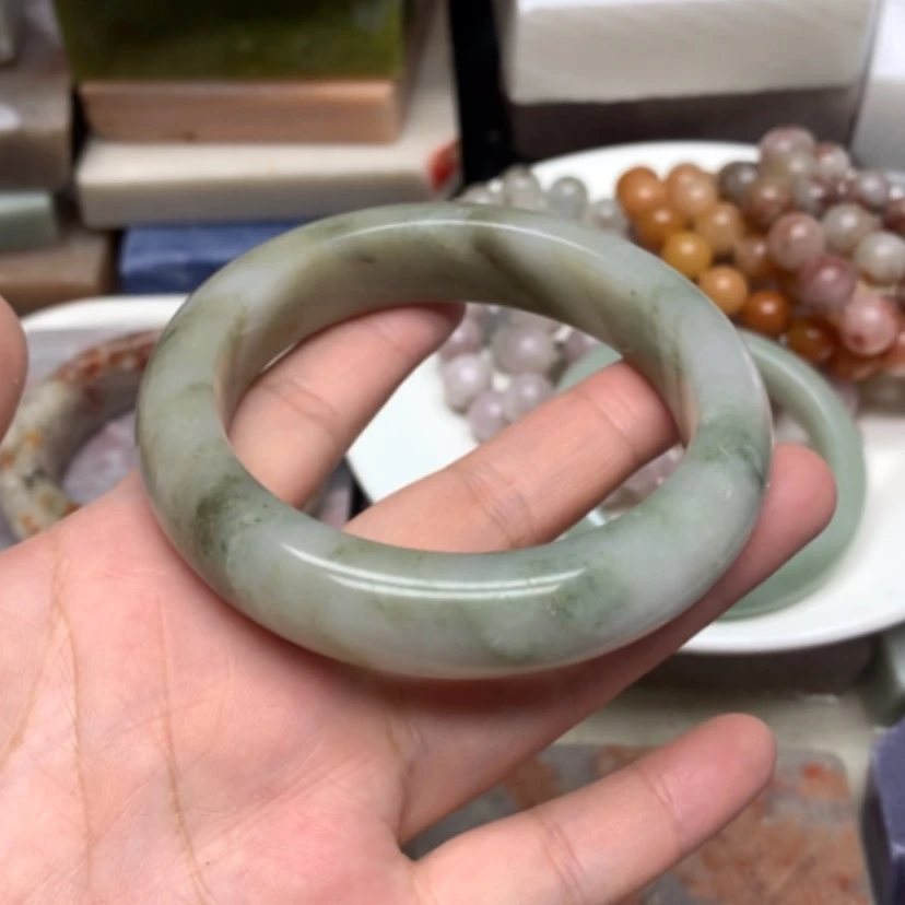 【闪购商品】石英质玉手镯未镶嵌57.8