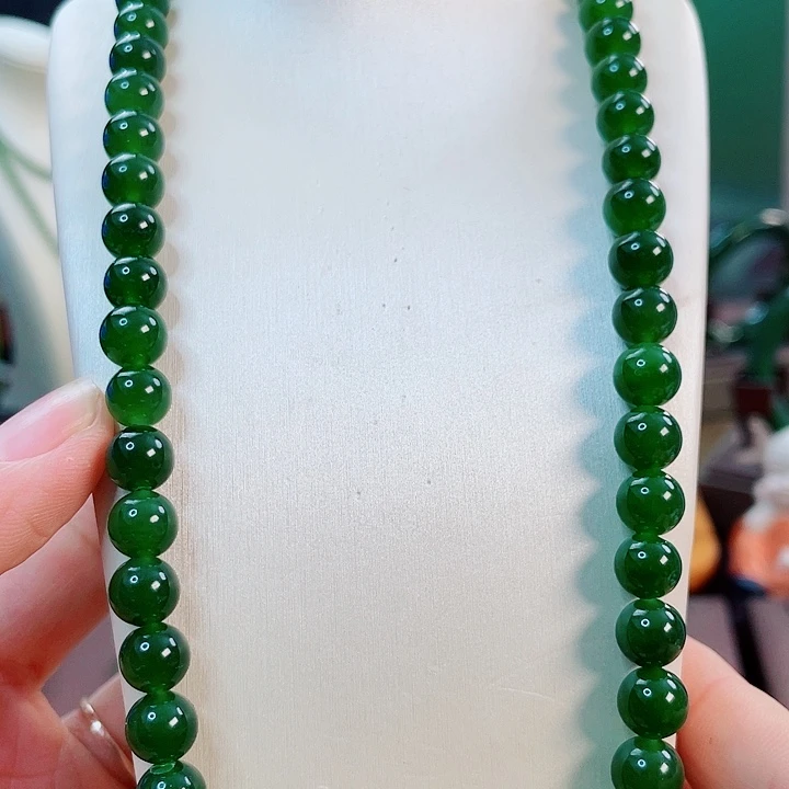 ・***仔和田玉（碧玉）未镶嵌颈饰微瑕