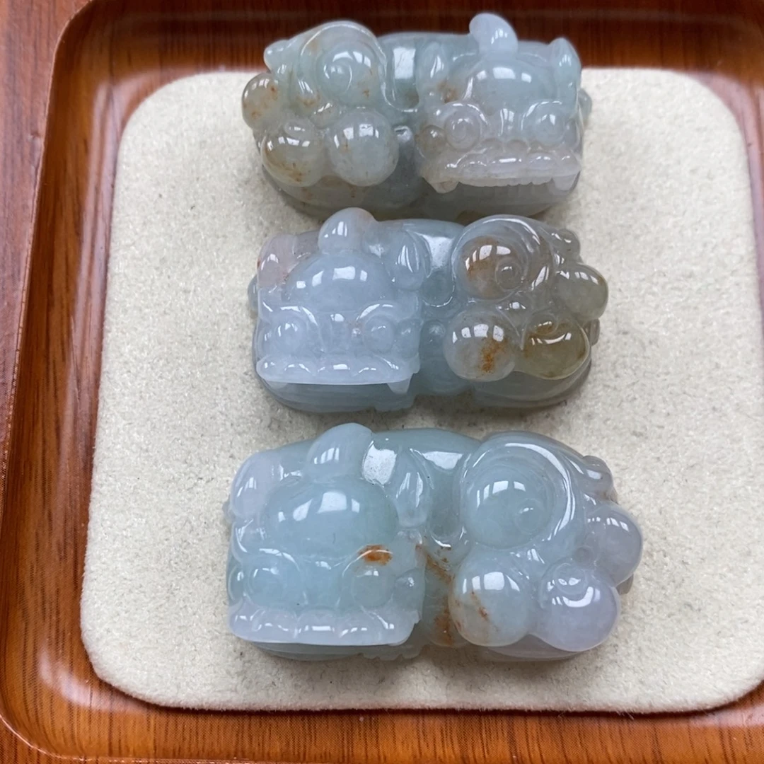 翡翠未镶嵌颈饰霸王貔貅发其一