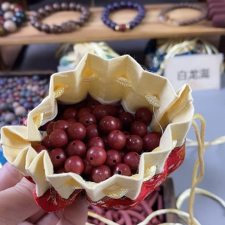 泥塑瑕疵花蕊夫人0.8香包50克