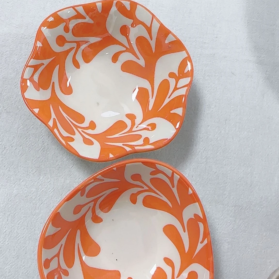 瓷片各三个，。发六个，。