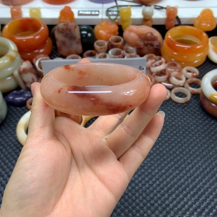 石英质玉未镶嵌手镯